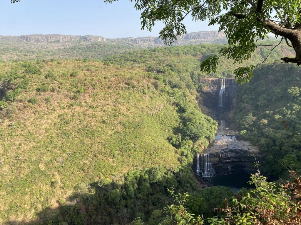 Overlanding Guinea in a 4×4: Kambadaga Waterfalls, Les Échelles de Djinkan, Sheer Cliff Mountains & the Road to Conakry
